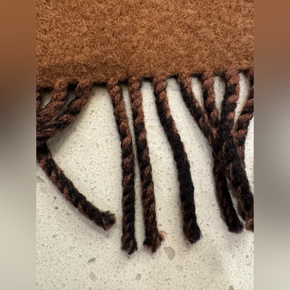 FENDI Touch of Fur Cashmere scarf - Picture 5 of 8